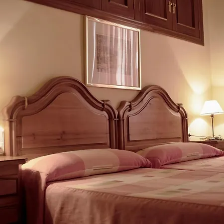 Pensio La Creu Guest house 2*