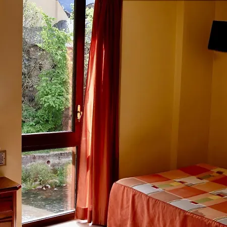 Guest house Pensio La Creu Esterri D'Aneu