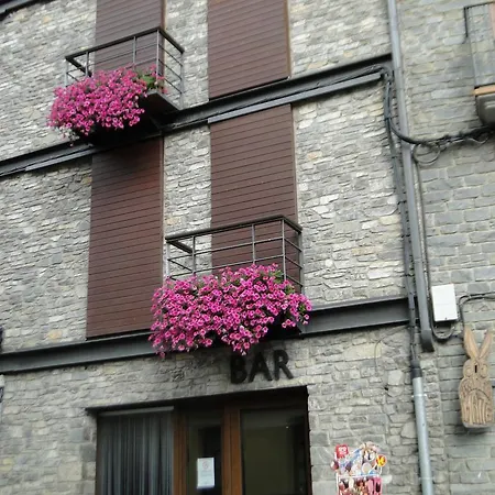 Guest house Pensio La Creu Esterri D'Aneu