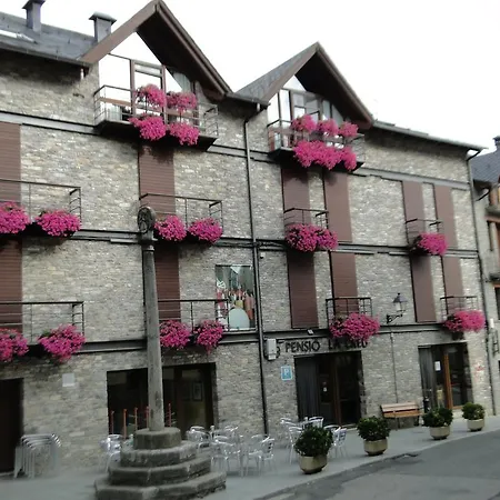 Guest house Pensio La Creu Esterri D'Aneu